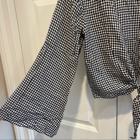LF Gingham Crop Top with Tie - Never Worn! - Picture 7 of 11
